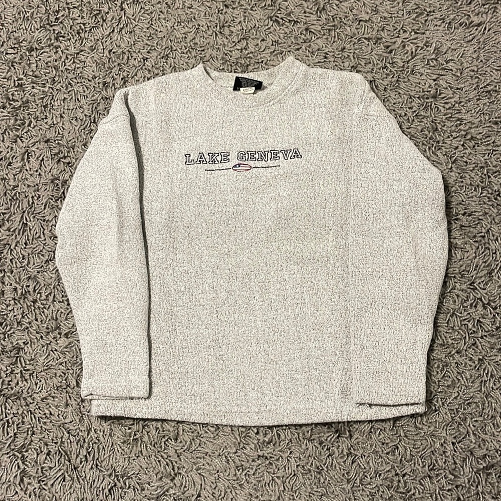 Lake Geneva embroidered crewneck with sherpa lining size M